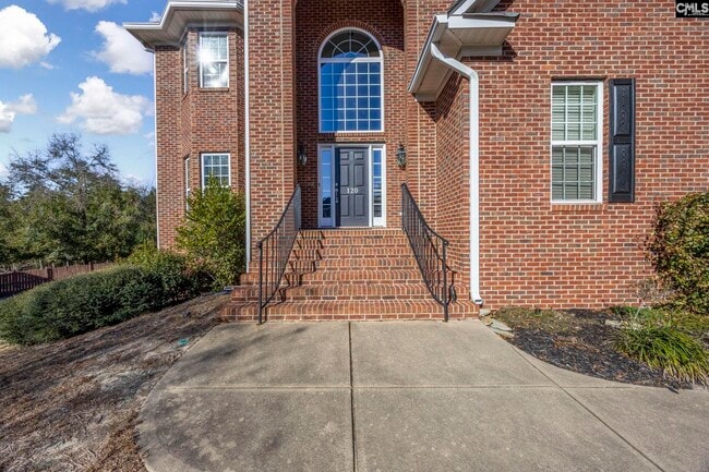 Building Photo - 120 Pinehurst Ct