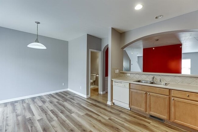 Building Photo - 805 Tulip Poplar Way