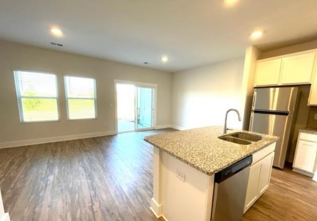Building Photo - 6 Outback Dr