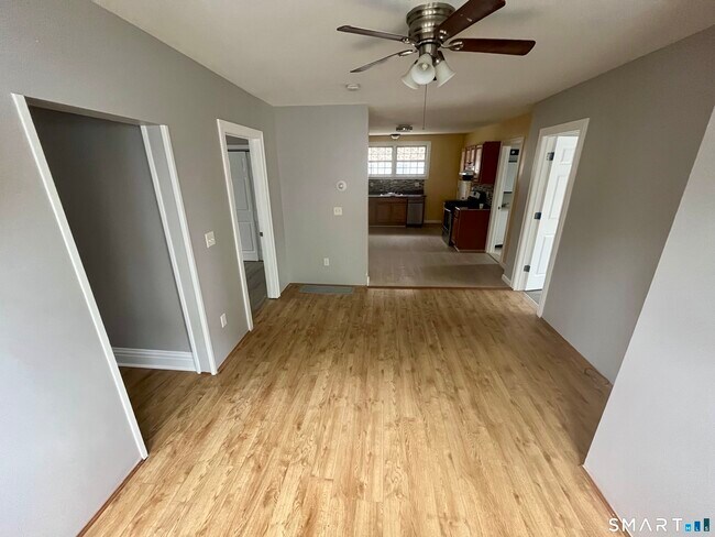 Building Photo - 98 Columbia St