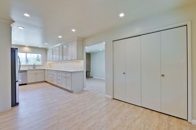 Building Photo - Gorgeous Newly Remodeled Saratoga Golden T...