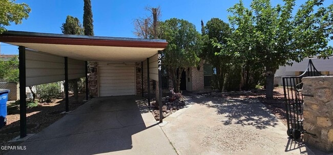 Primary Photo - 824 Chapala Ct