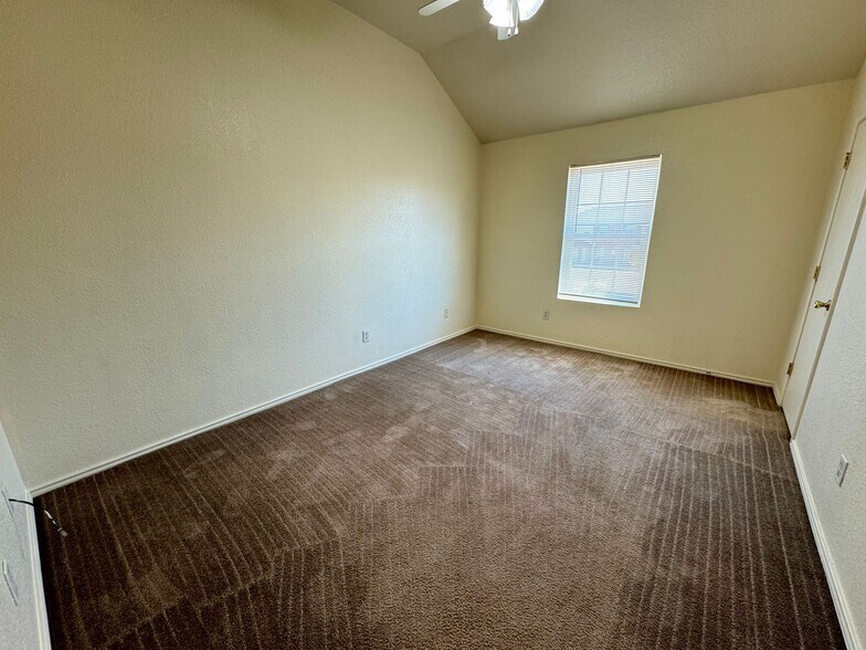 Building Photo - 4407 Abigail Dr