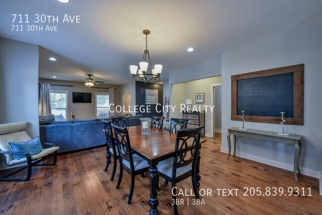 Building Photo - 711 30th Ave