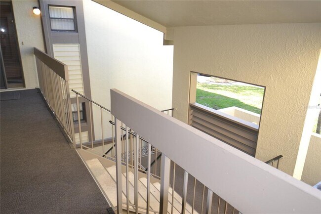 Building Photo - 226 Woodlake Wynde