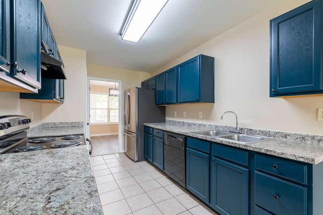 Building Photo - 3 Bed/2 Bath Townhouse in Douglasville!