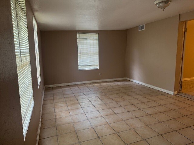 Building Photo - 4602 Dalmatian Dr