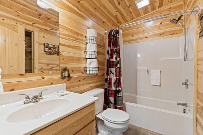 Building Photo - 1150 Pinyon Cir