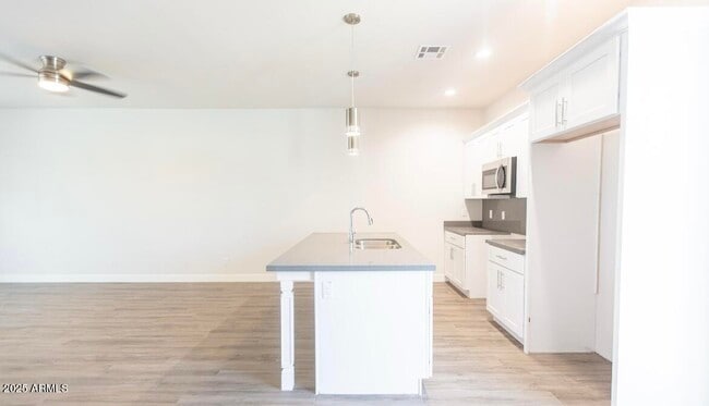 Building Photo - 1850 N 51st St