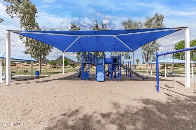 Building Photo - 2191 W Goldmine Mountain Dr