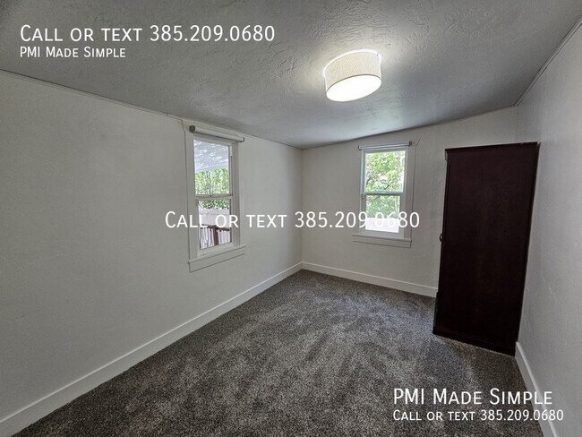 Building Photo - 512 Hawthorne Ave S