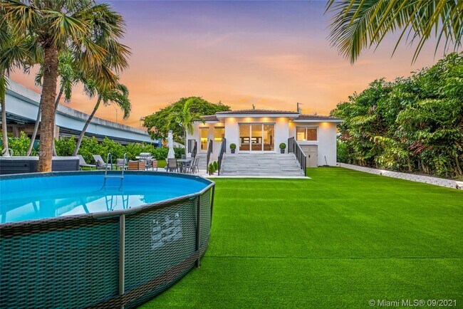 Building Photo - 38 SW 25th Rd