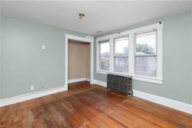 Building Photo - 4610 Newport Ave