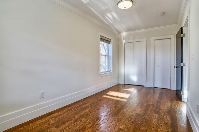 Building Photo - 40 Grant St