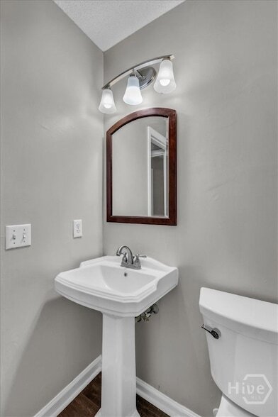 Building Photo - 138 Penn Station