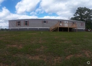 Building Photo - Large open floor plan 3BDR 2BA