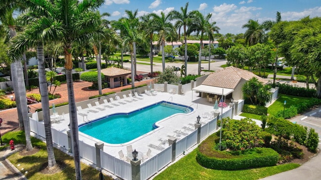 Building Photo - 100 Pelican Pointe Dr