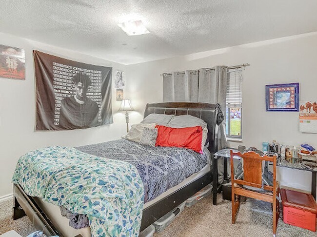 Building Photo - Dillon Valley East Condo! Two parking spot...