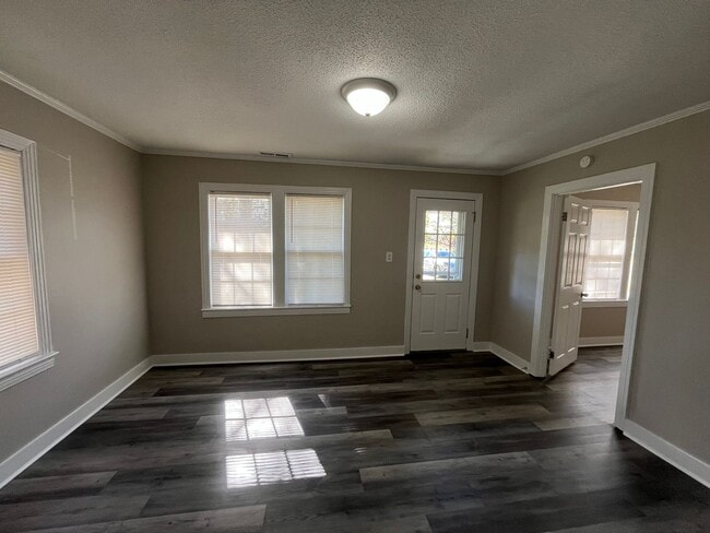 Building Photo - Charming 2 Bedroom / 1 Bath Home in Joelto...