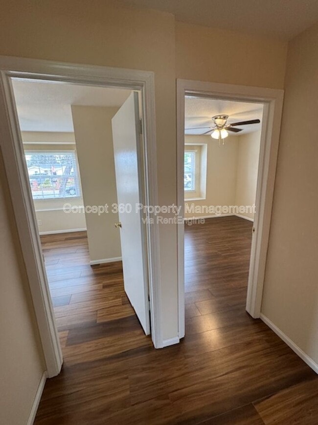 Building Photo - 20915 S Menlo Ave