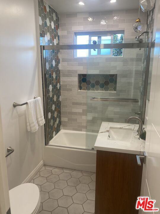 Building Photo - 2152 Parnell Ave