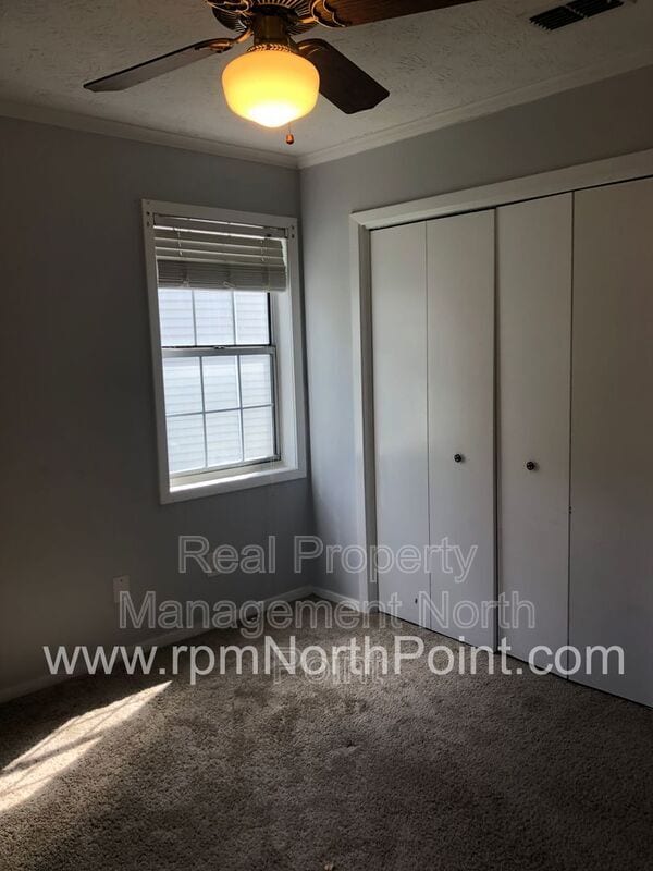 Building Photo - 676 Anderson Walk