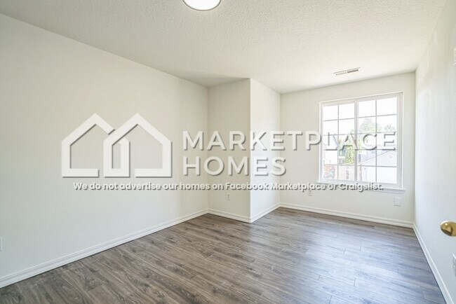 Building Photo - 304 NW 25th Pl
