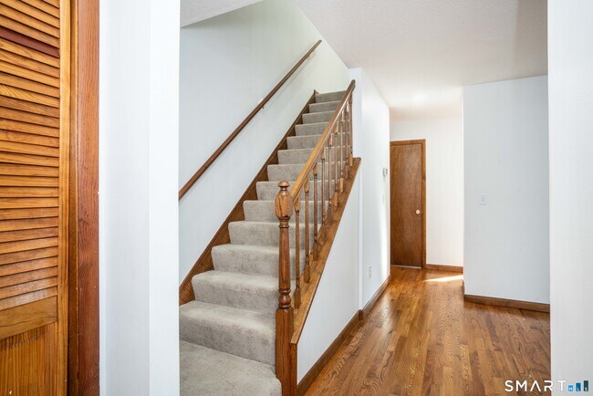 Building Photo - 449 S Main St