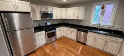 Primary Photo - 15 Dix St