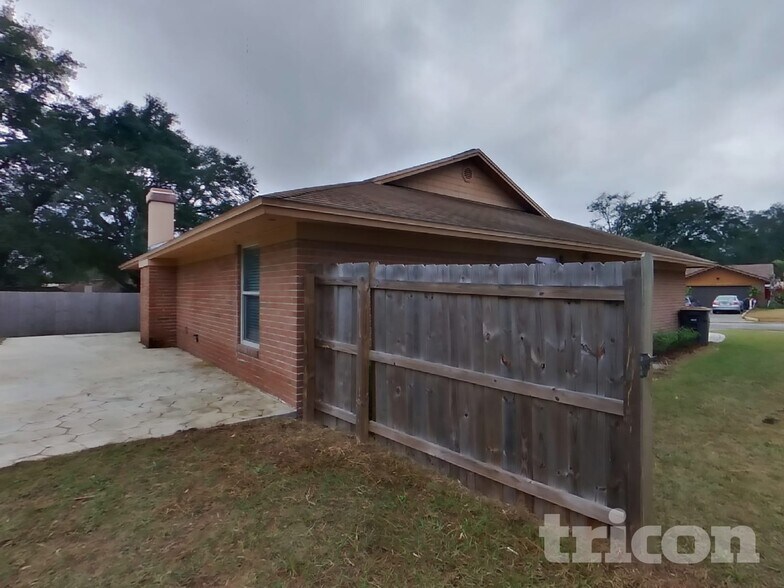 Building Photo - 6047 Carla Ct