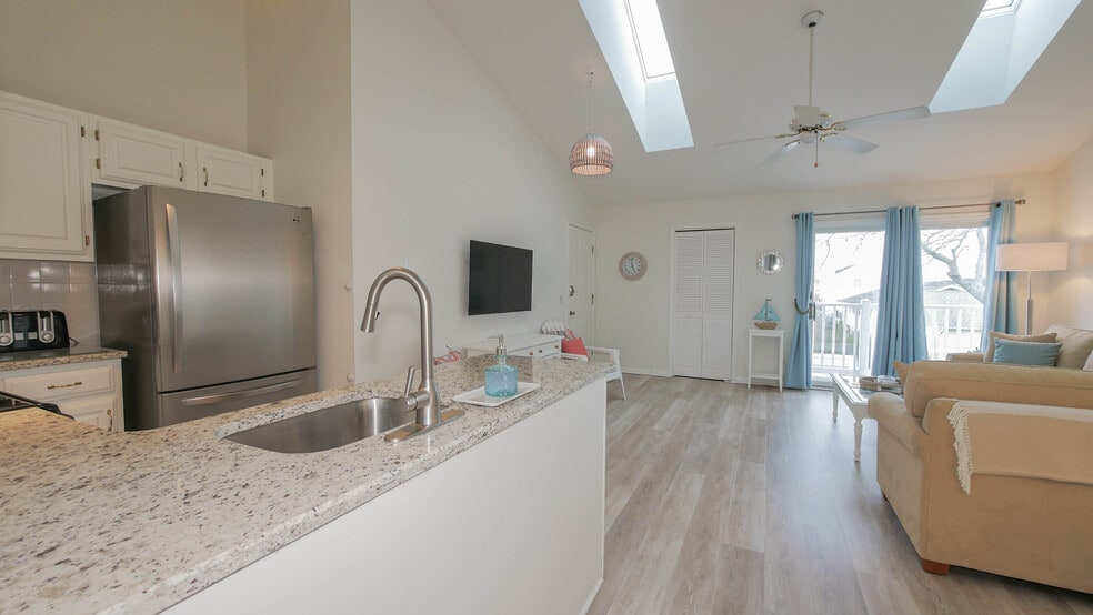 Building Photo - 16 N Monroe Ave