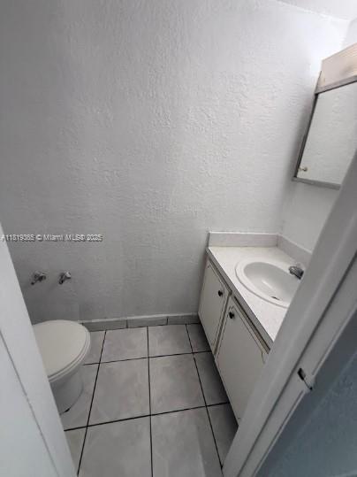 Building Photo - 1305 W 46th St