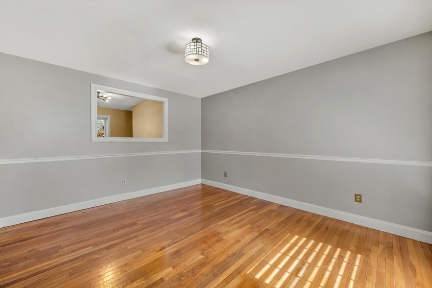 Building Photo - 1449 Coachway Ln