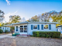 Building Photo - SUNSET PARK - Adorable cottage style home ...