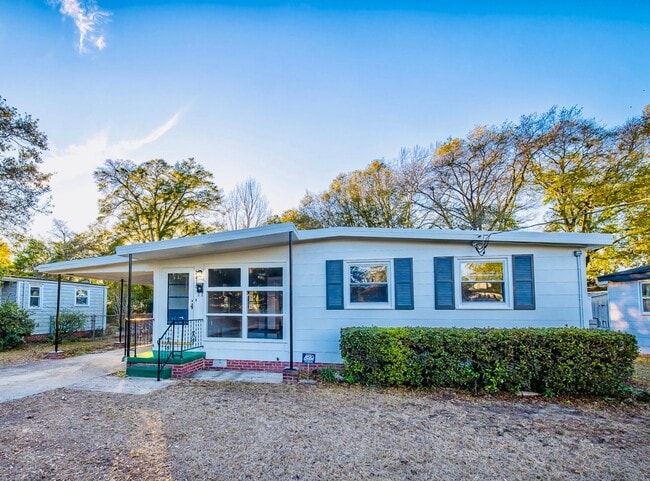 Primary Photo - SUNSET PARK - **MOVE IN SPECIAL: $500 OFF ...