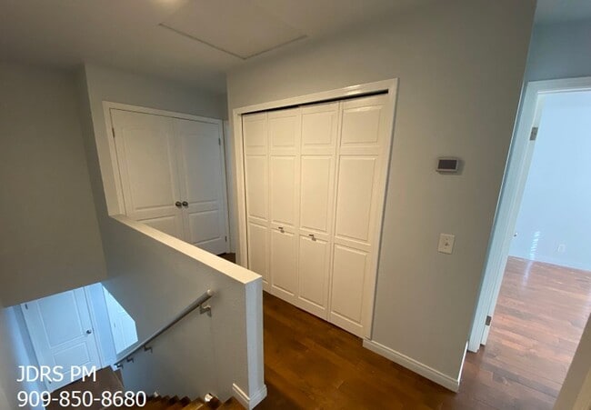 Building Photo - Monrovia 2 Bedroom Townhouse