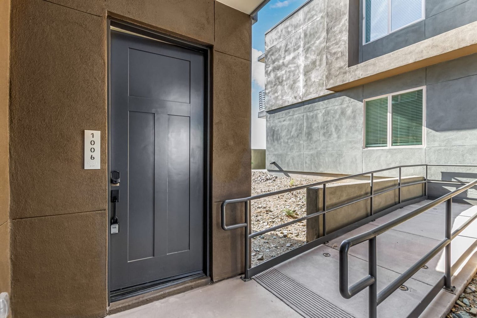 Building Photo - 6249 E Pinnacle Vista Dr