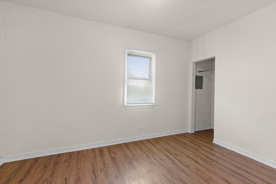 Building Photo - 4841 S Loomis Blvd