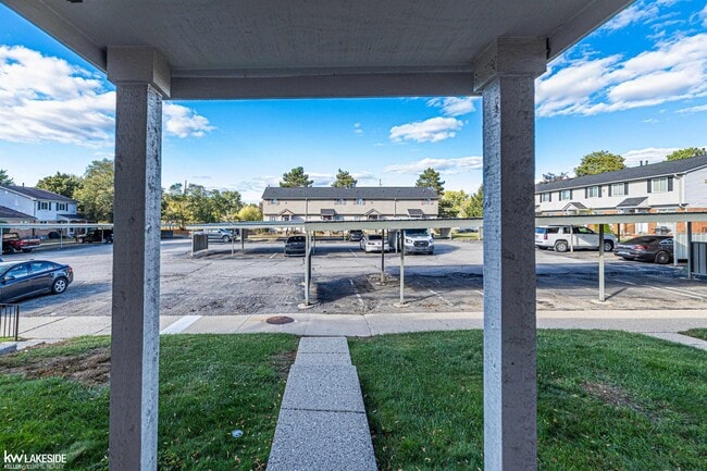 Building Photo - 2012 Orchard Crest St