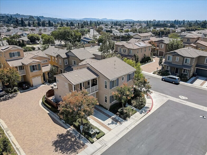 Building Photo - 3115 N Sunrise Ct