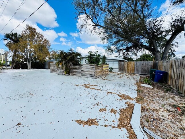 Building Photo - 3913 S Shade Ave