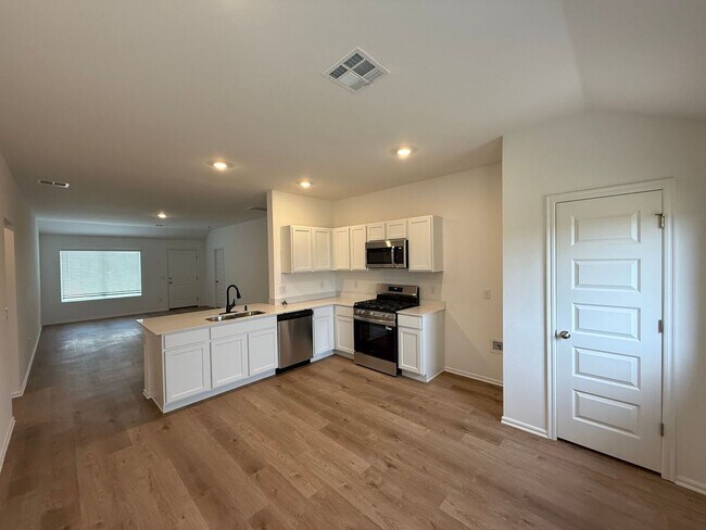 Building Photo - Brand New 4 Bedroom Home in Newcastle Schools