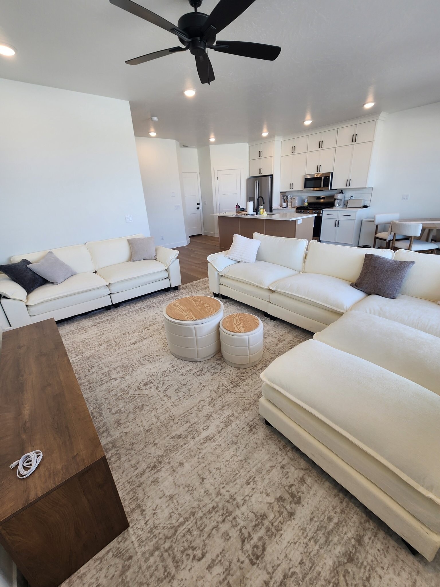 Building Photo - 2218 380 S