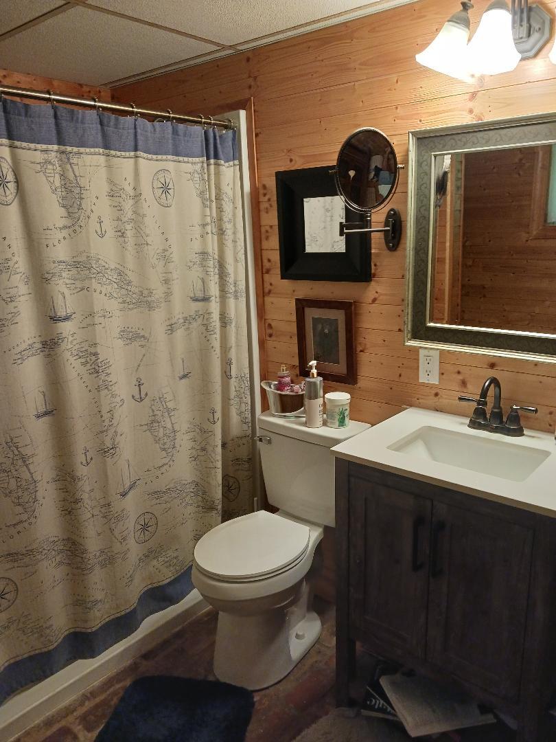 Building Photo - 451 Charlie Dr