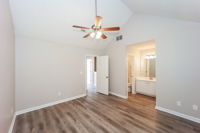 Building Photo - 760 Glenshire Ct