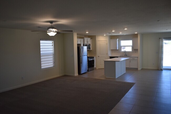 Building Photo - 765 Jessie Dr