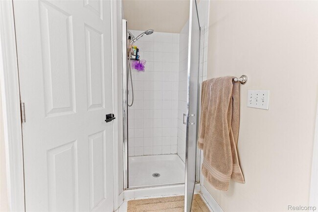 Building Photo - 1484 Chapleau Dr