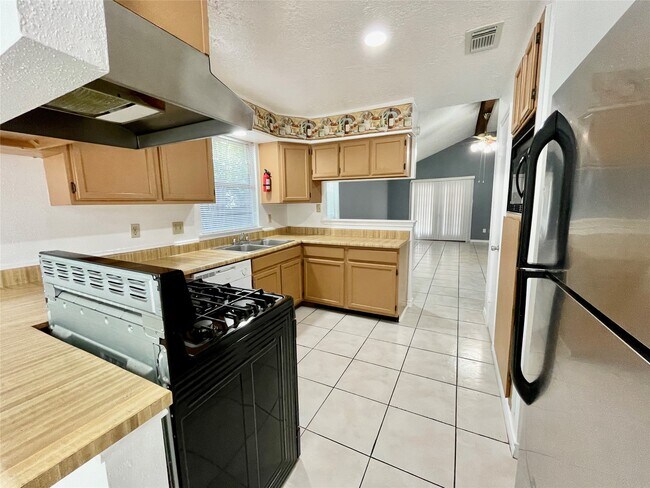 Building Photo - 7014 Caladero Dr
