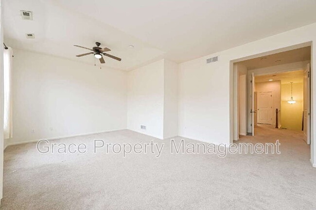 Building Photo - 8925 E Nichols Pl