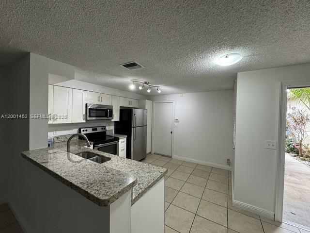 Building Photo - 721 Talavera Rd